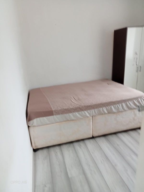 Photo 1: Bedroom