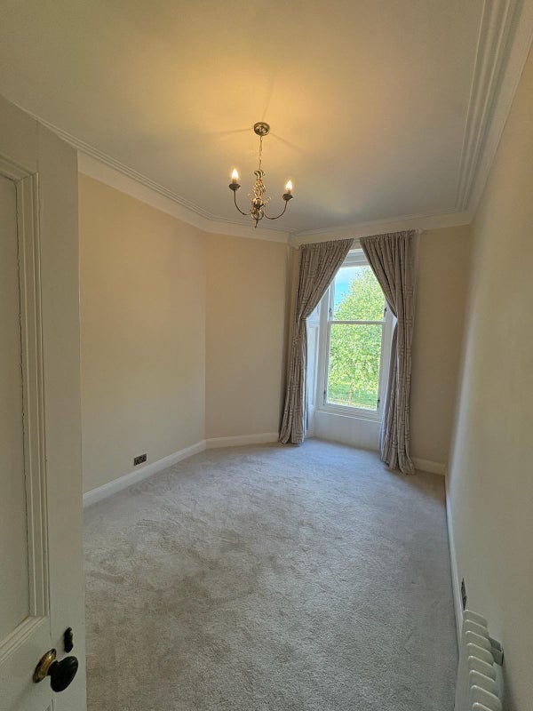 Photo 1: Bedroom