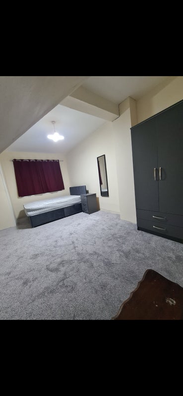 Photo 1: Double room furnished