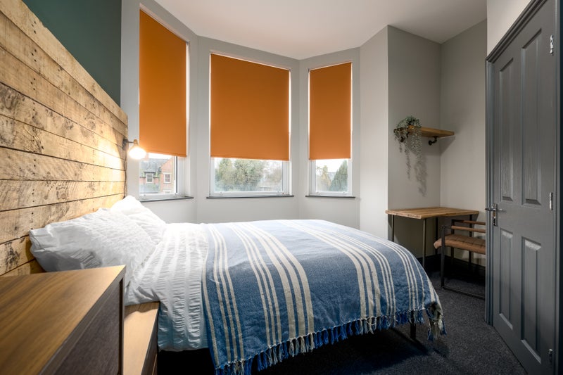 Photo 1: Room 8