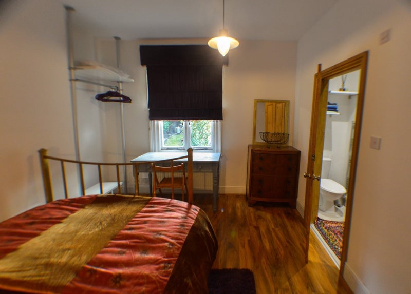 Photo 1: ROOM 3