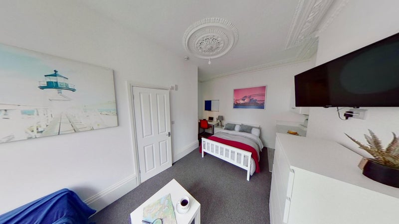 Photo 1: Room 2