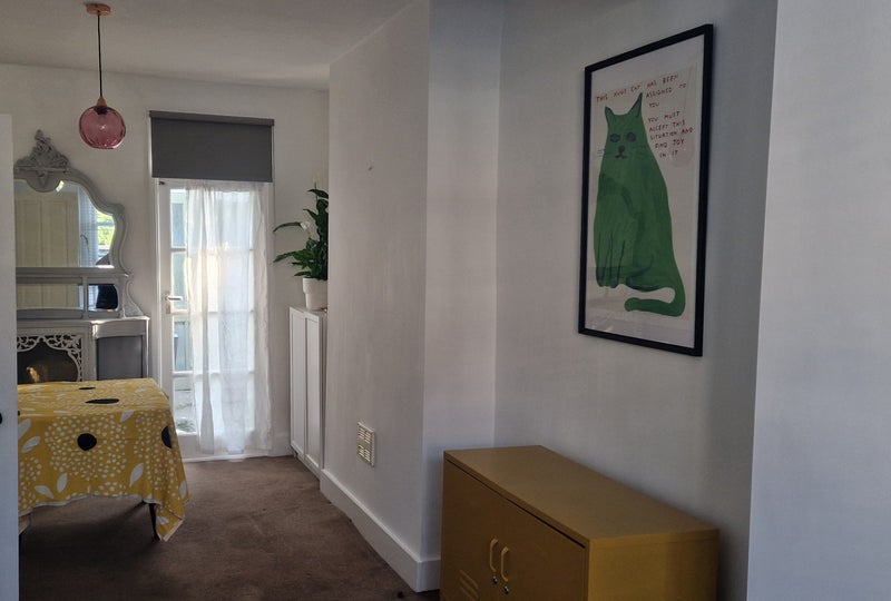 Photo 1: Sitting room