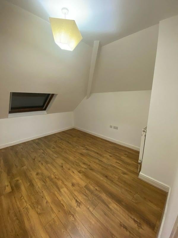 Photo 1: Bedroom