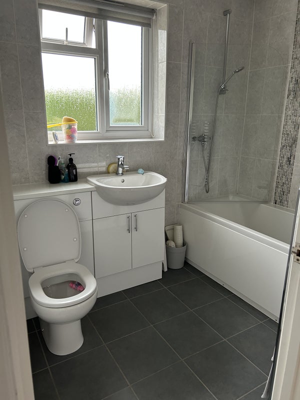Photo 1: Bathroom