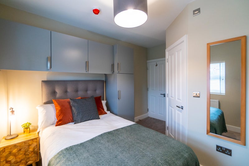 Photo 1: Room 6