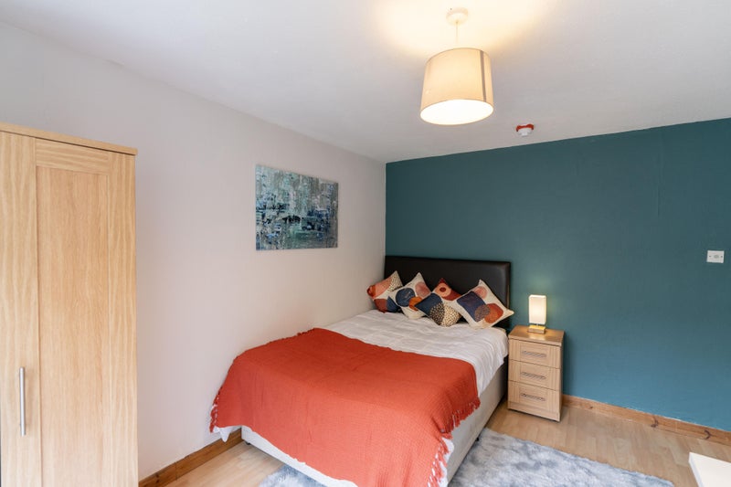 Photo 1: Room 1