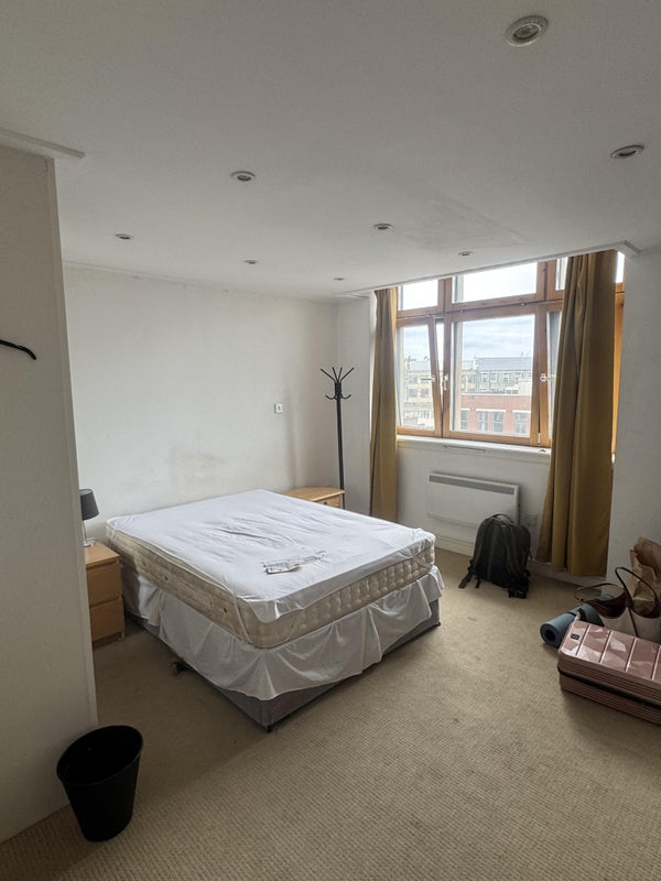 Photo 1: Double room