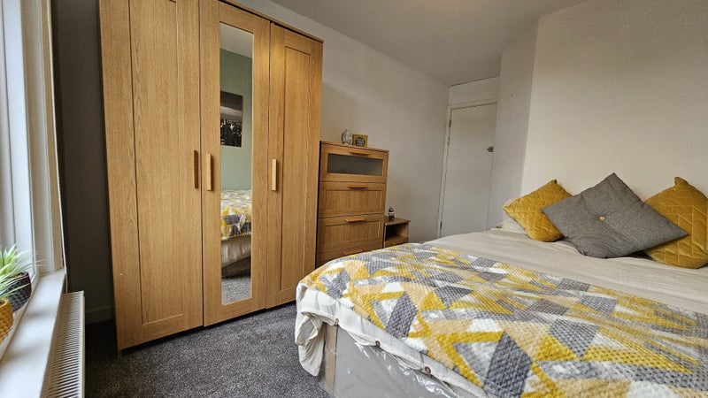 Photo 1: Room 3