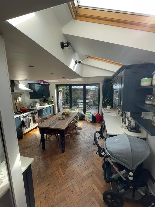 Photo 1: Kitchen