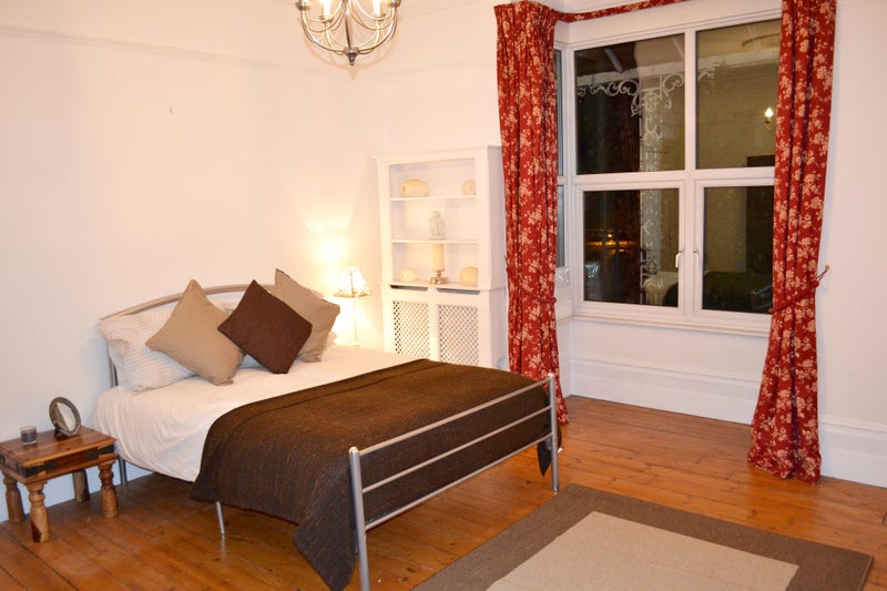 Photo 1: Room 2 available at £895 pcm all bills included