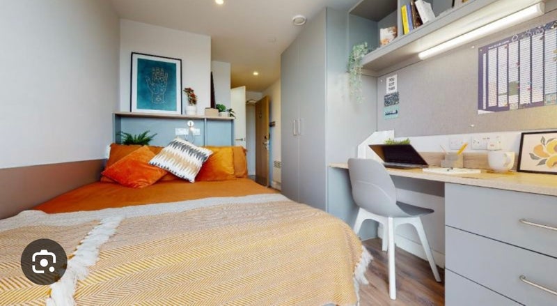 Photo 1: Bedroom