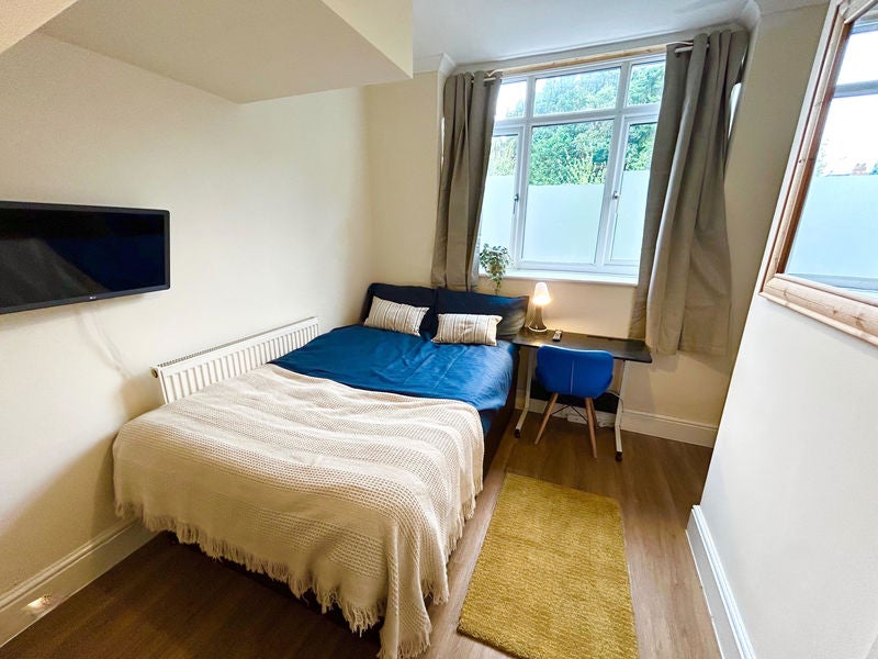 Photo 1: Room 3