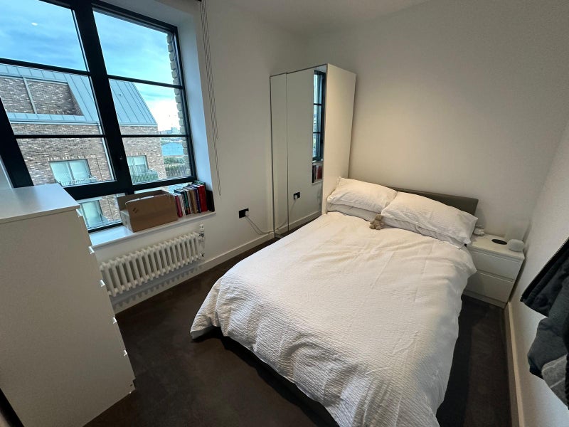 Photo 1: Double Bedroom
