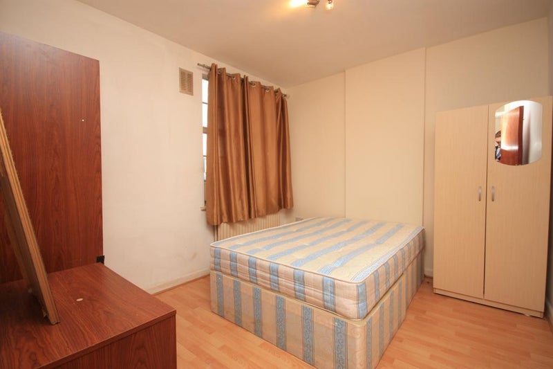 Photo 1: Bedroom