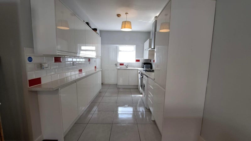 Photo 1: Kitchen