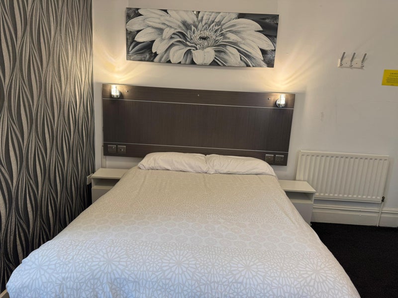 Photo 1: Flat 2