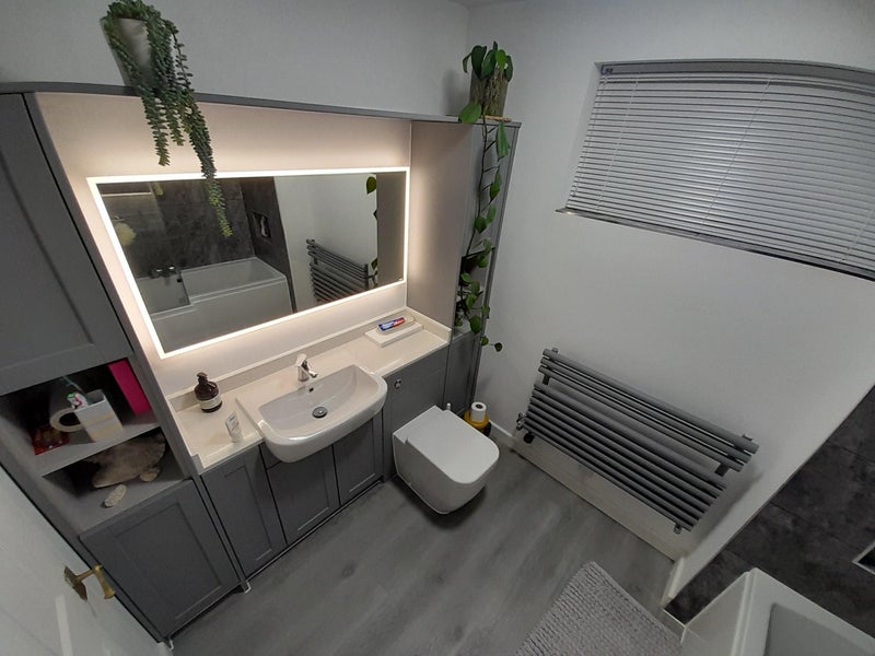 Photo 1: main bathroom2