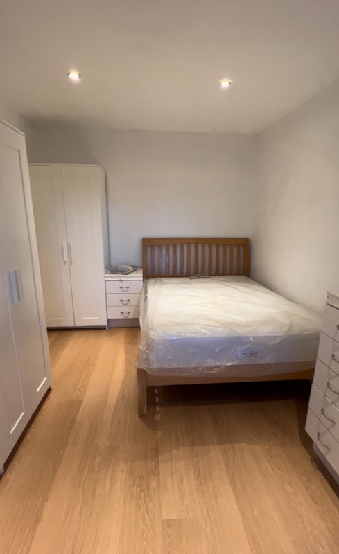 Photo 1: Bedroom 3