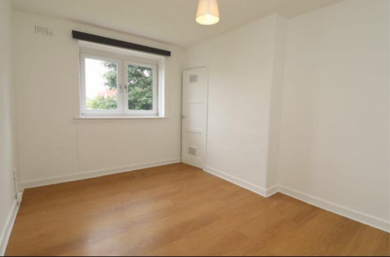 Photo 1: Bedroom