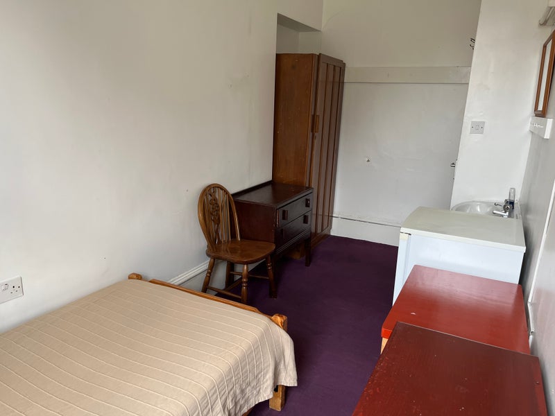 Photo 1: Bedroom