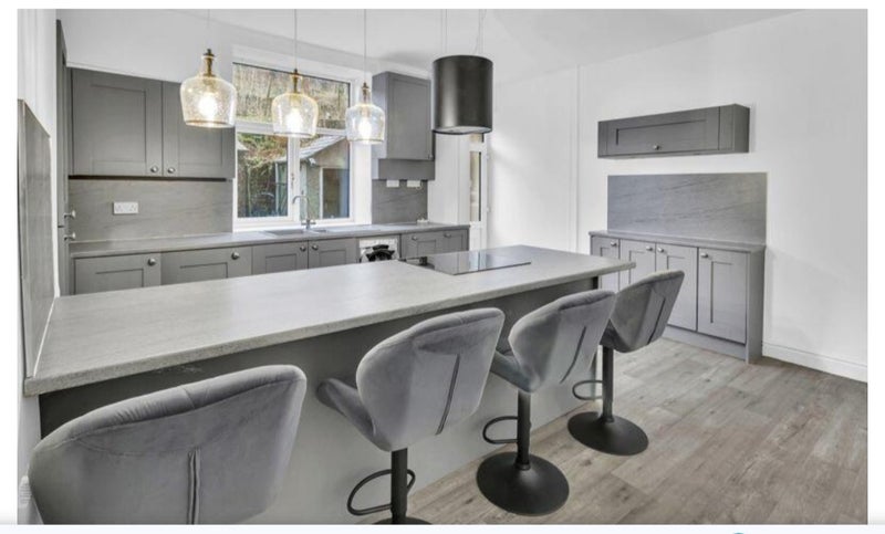 Photo 1: Kitchen