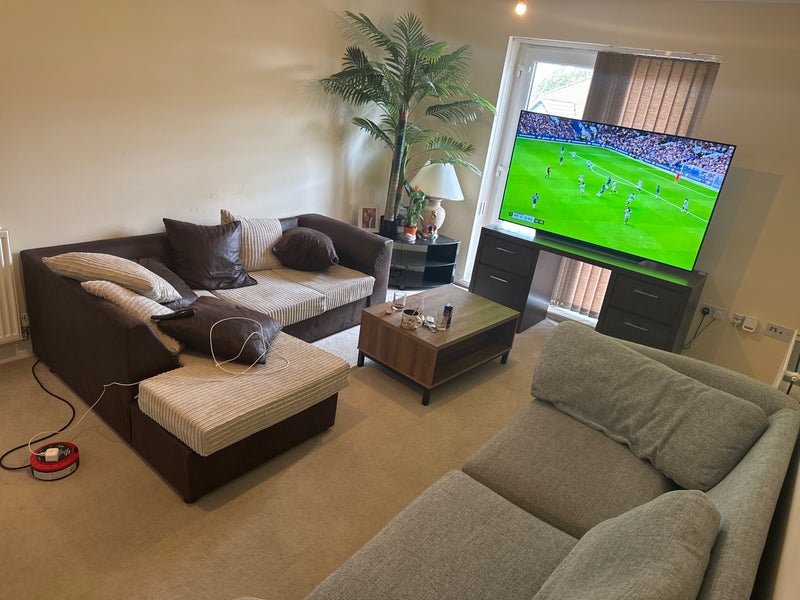 Photo 1: Living room