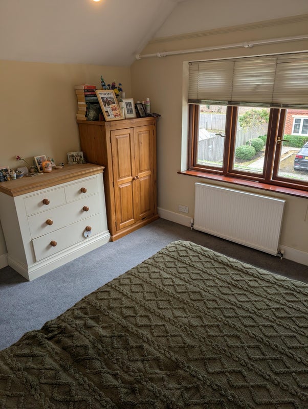Photo 1: Bedroom 1