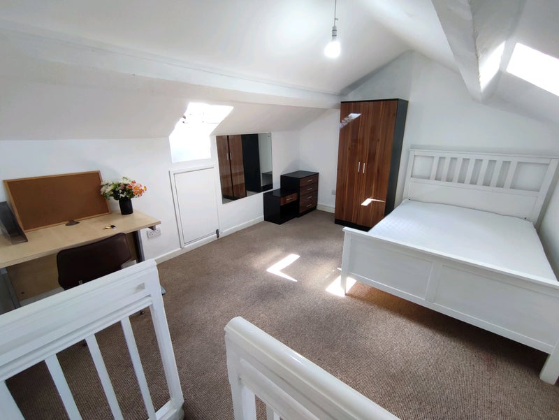Photo 1: Room 1 (attic)