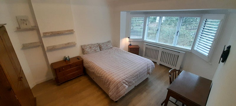 Photo 1: Room 1