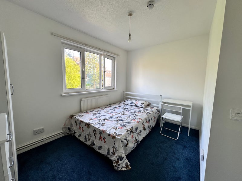 Photo 1: Room