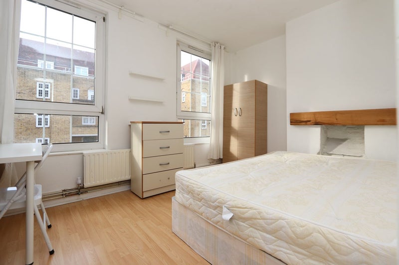 Photo 1: Room 3: £250 per week - Double room for single use - £1,083 per month