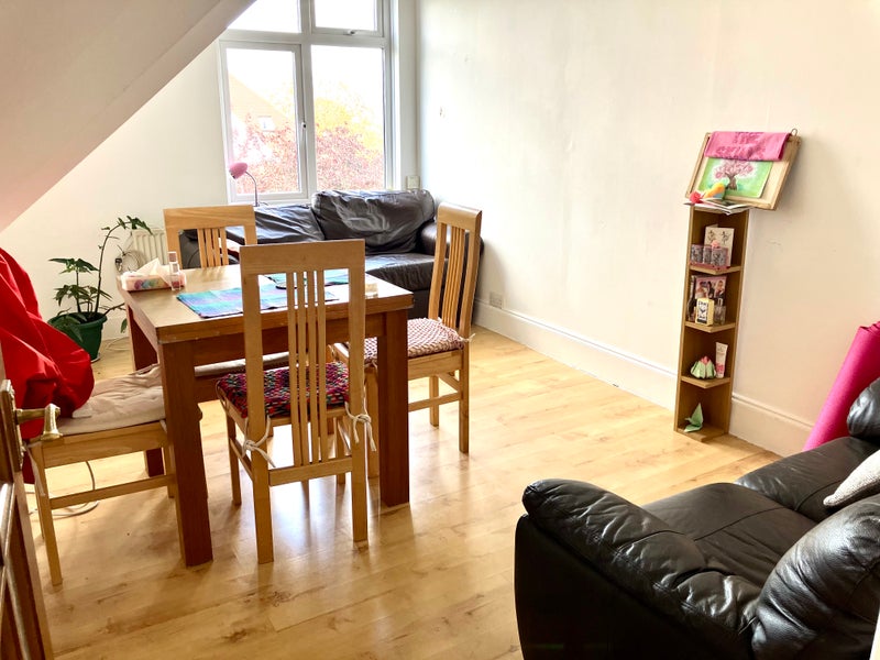Photo 1: Bright and cosy living room