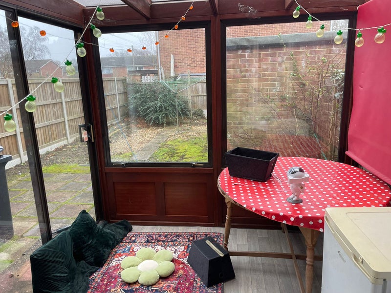 Photo 1: Conservatory