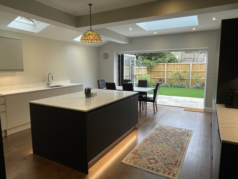 Photo 1: Kitchen / Dining Room and Garden
