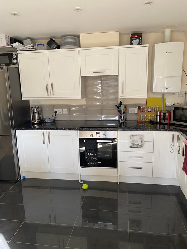 Photo 1: Kitchen