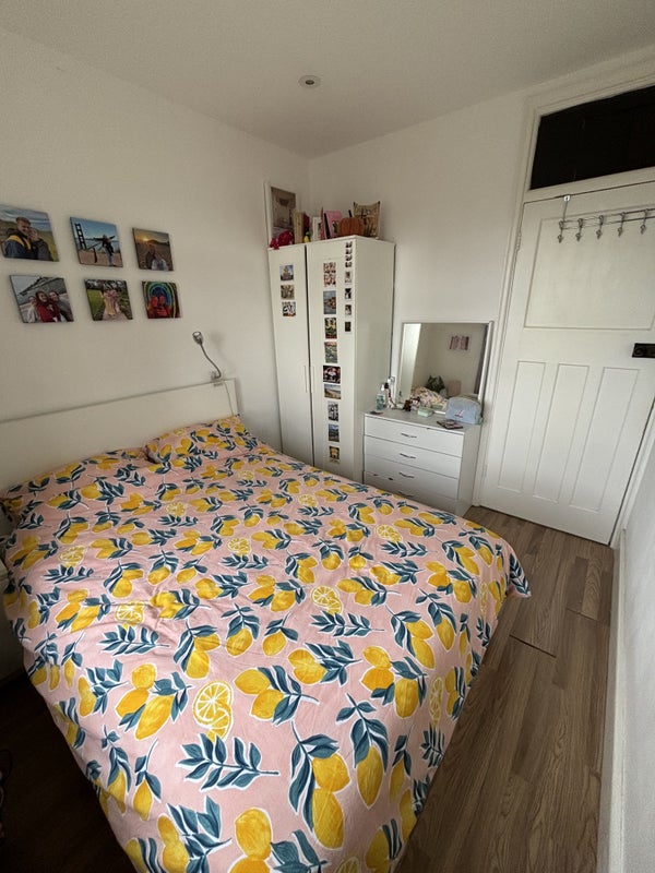 Photo 1: Double bedroom - bed not included