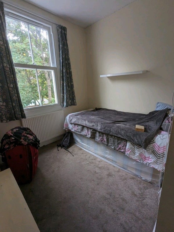 Photo 1: The room in question
