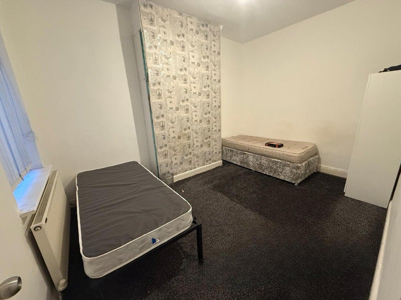 Photo 1: double room