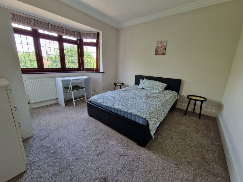 Photo 1: Room