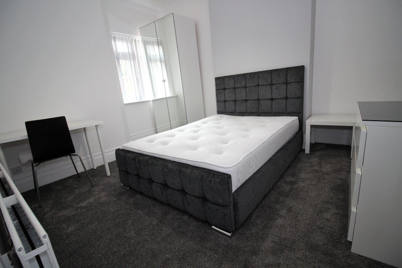 Photo 1: Room 1 - £650