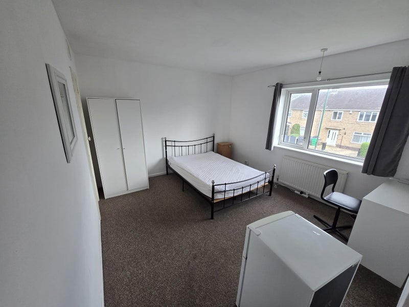Photo 1: Room 3