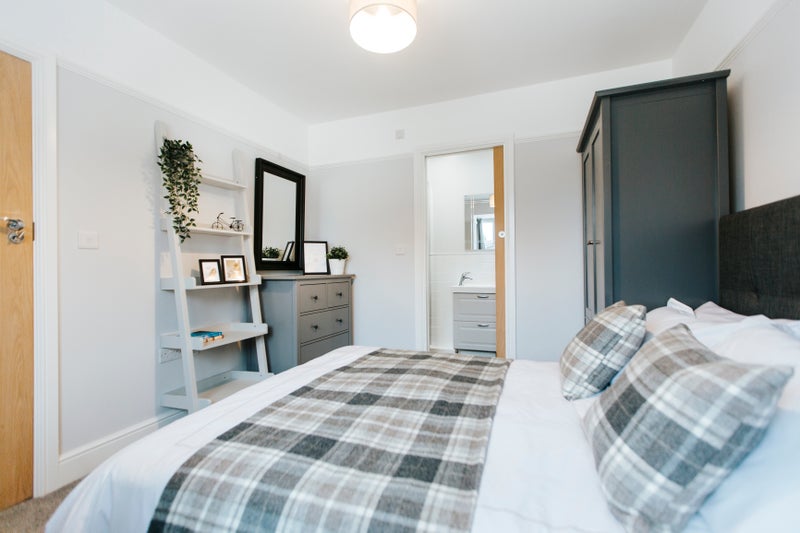 Photo 1: Room 5 - Luxury house