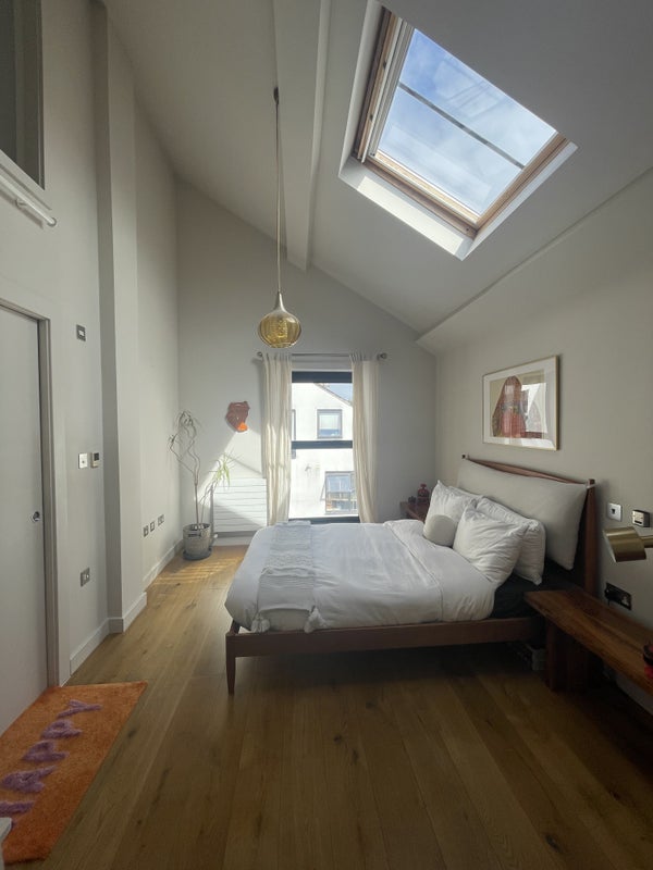 Photo 1: Bedroom 1