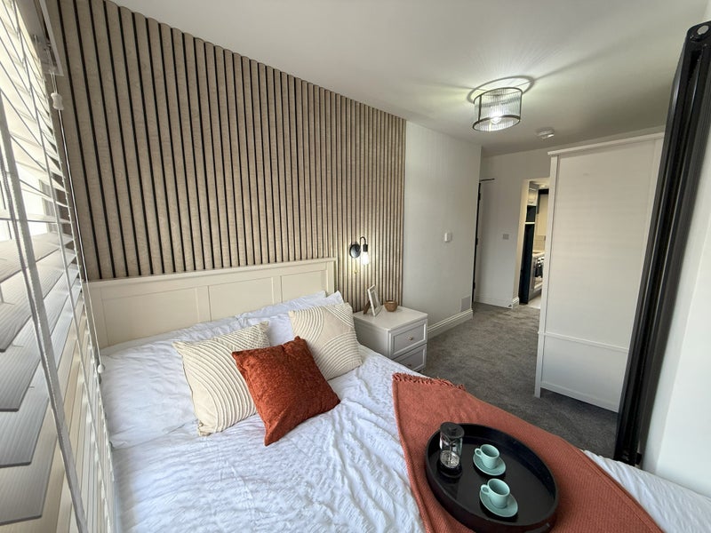 Photo 1: Room 8