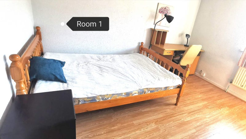 Photo 1: Bedroom