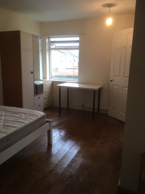 Photo 1: Large double room