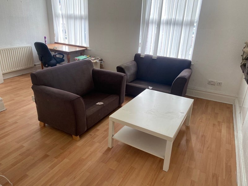 Photo 1: Sitting room