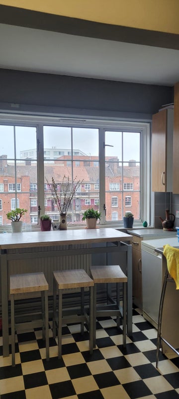 Photo 1: Kitchen