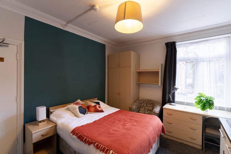 Photo 1: Room 3